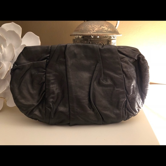 Authentic Prada leather clutch - Picture 2 of 4